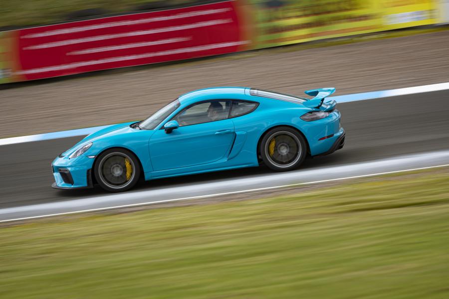  Porsche 718 Cayman GT4 (982C) 2019 года  (WW) (фото 41 из 190)